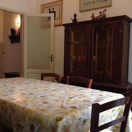 Willa Casa Sara Viareggio Pokój zdjęcie
